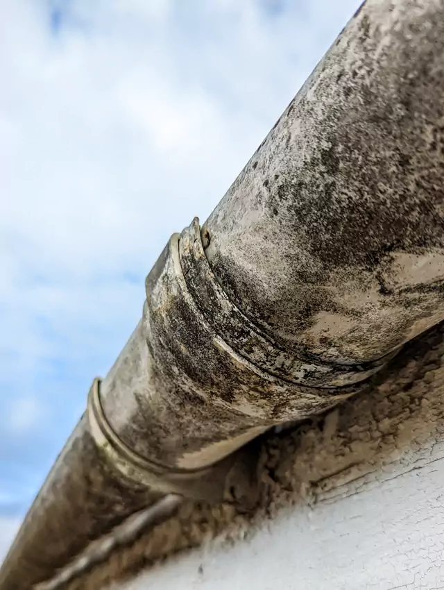 Fascias Soffits cleaning dirty before photo